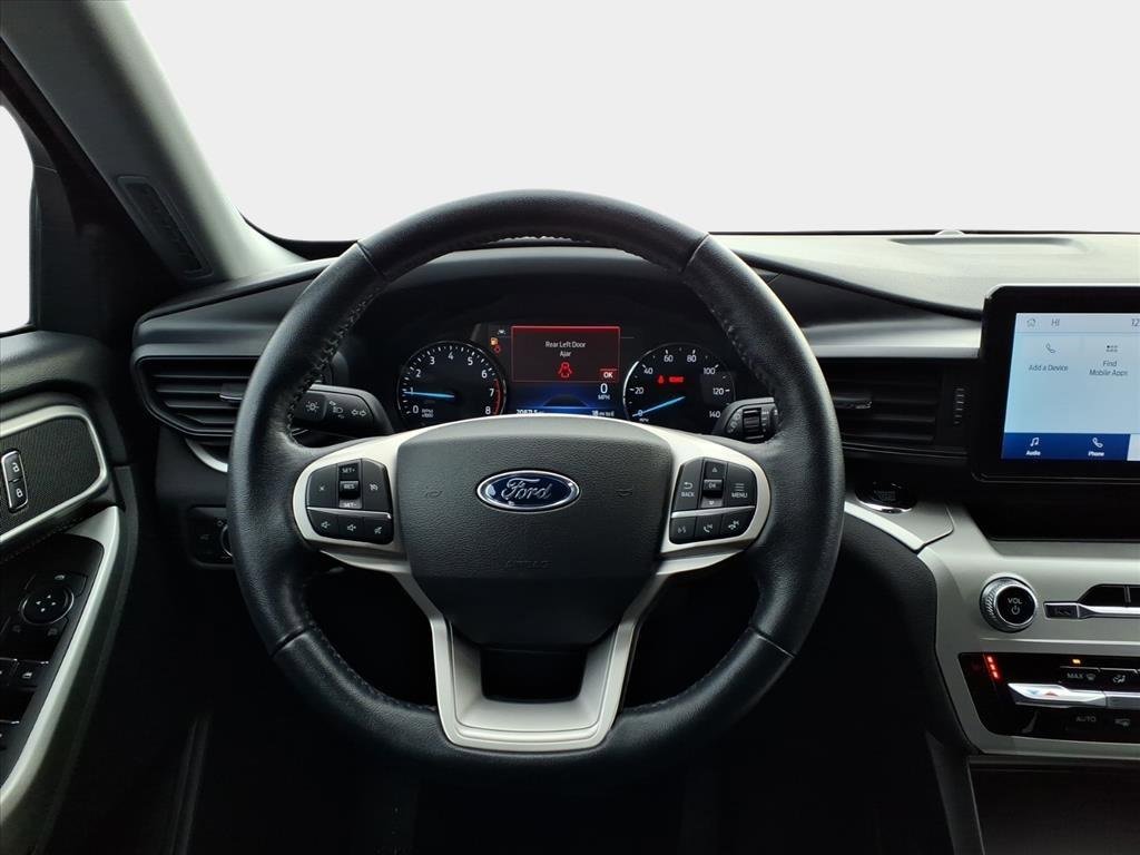 Used 2022 Ford Explorer XLT image 13