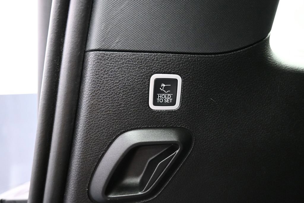 Used 2024 Jeep Wagoneer Series II AWD/4WD image 34