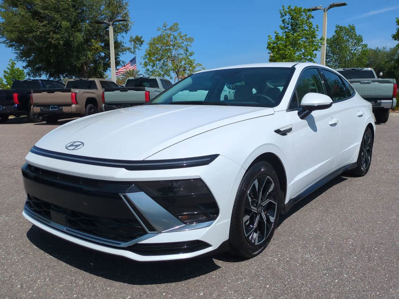 Used 2025 Hyundai Sonata SEL FWD image 2