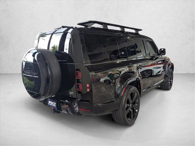 Used 2023 Land Rover Defender 130 X-Dynamic SE image 5