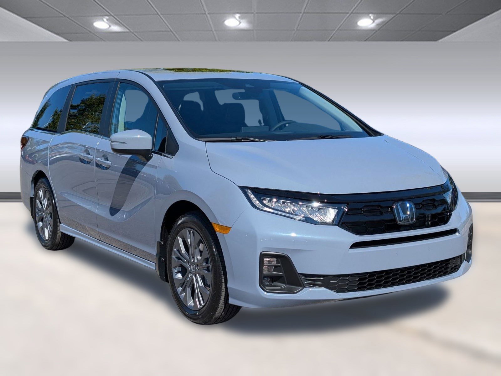 New 2026 Honda Odyssey Touring image 7