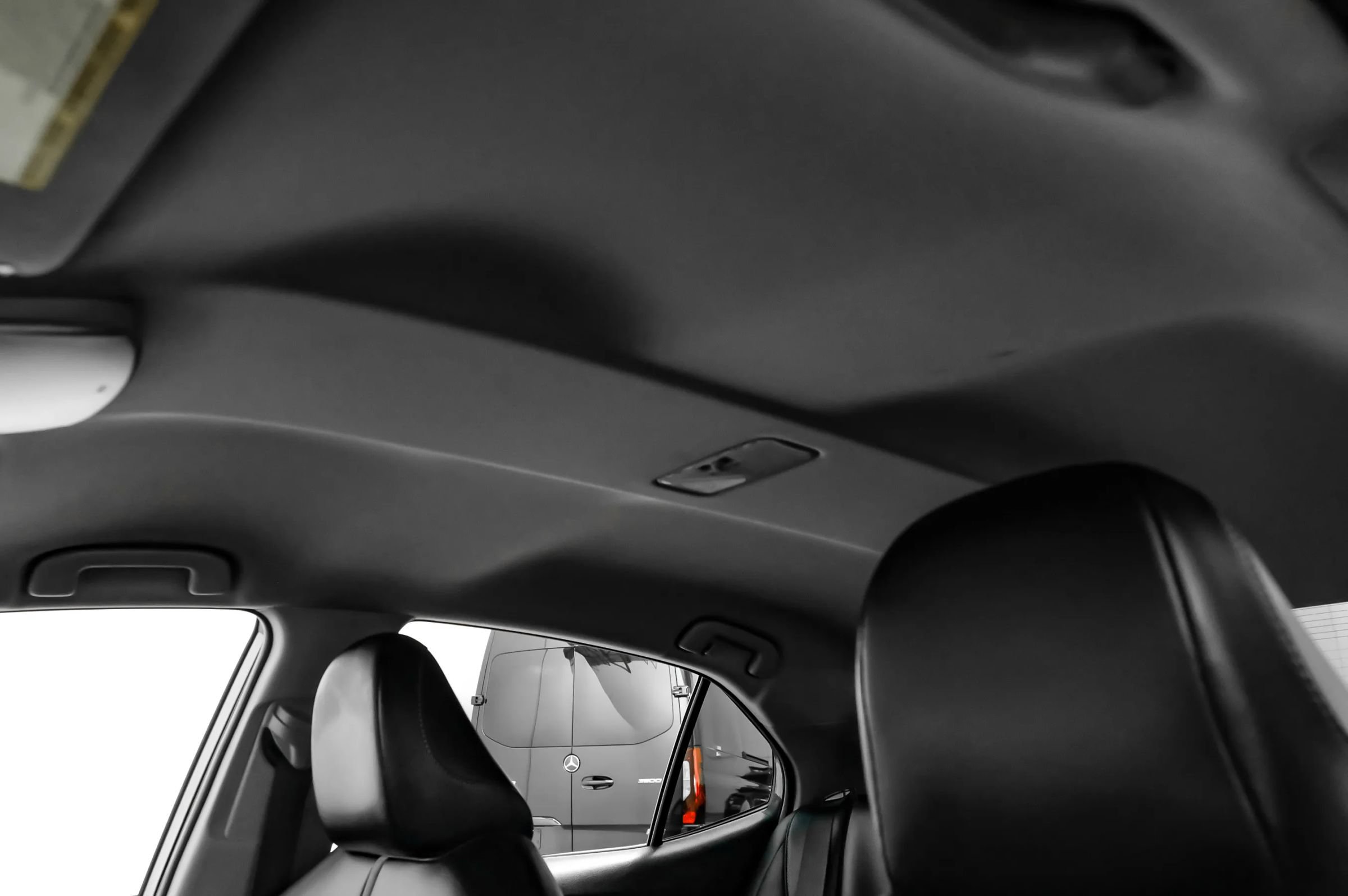 Used 2022 Toyota Camry SE FWD image 29