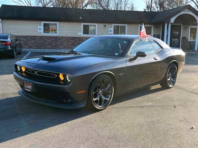 Used 2019 Dodge Challenger R/T image 1