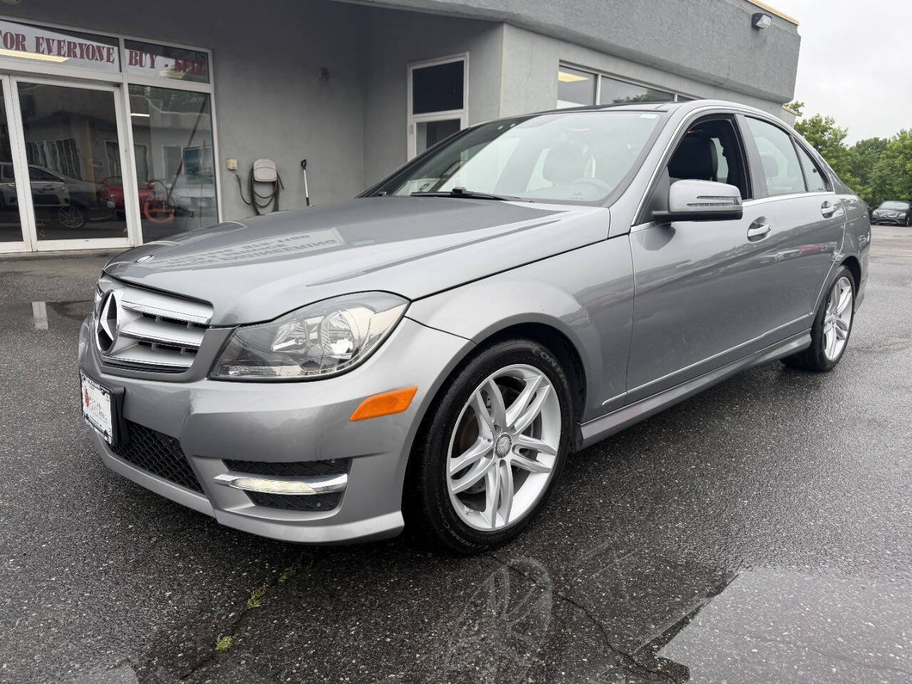 Used 2013 Mercedes-Benz C 300 4MATIC Sedan image 3