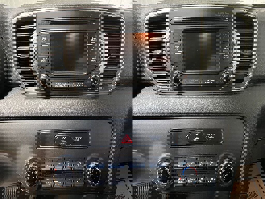 Used 2018 Kia Sportage LX image 7