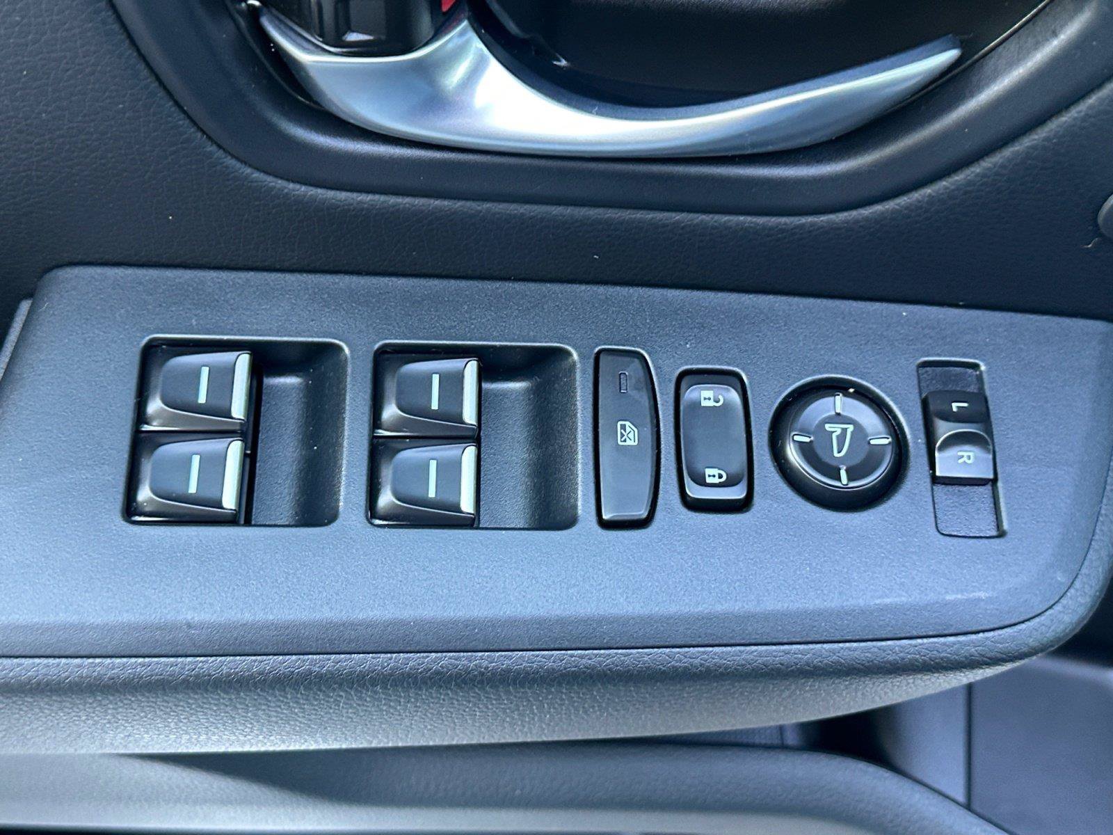 Used 2025 Honda Pilot Touring image 17