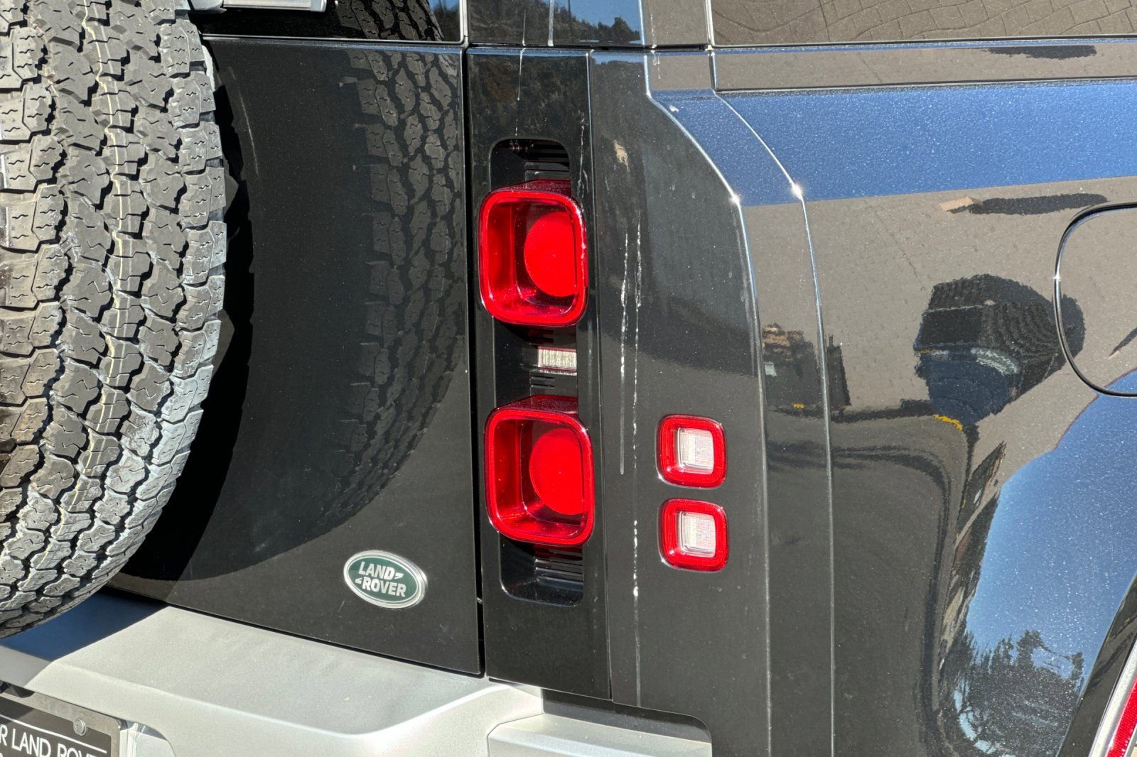 Used 2020 Land Rover Defender 110 S image 24