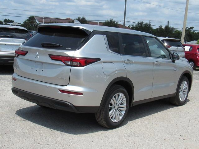 New 2025 Mitsubishi Outlander ES image 3