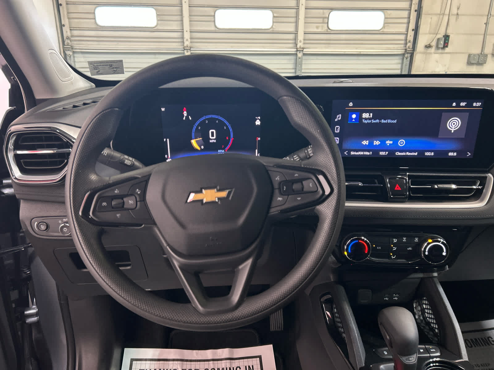 Used 2025 Chevrolet TrailBlazer LT AWD/4WD image 7