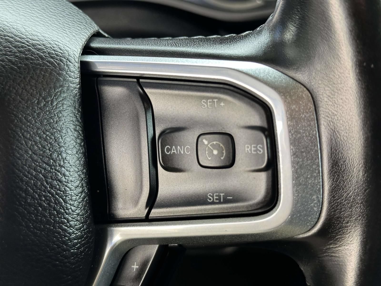 Used 2019 RAM 1500 Laramie AWD/4WD image 17