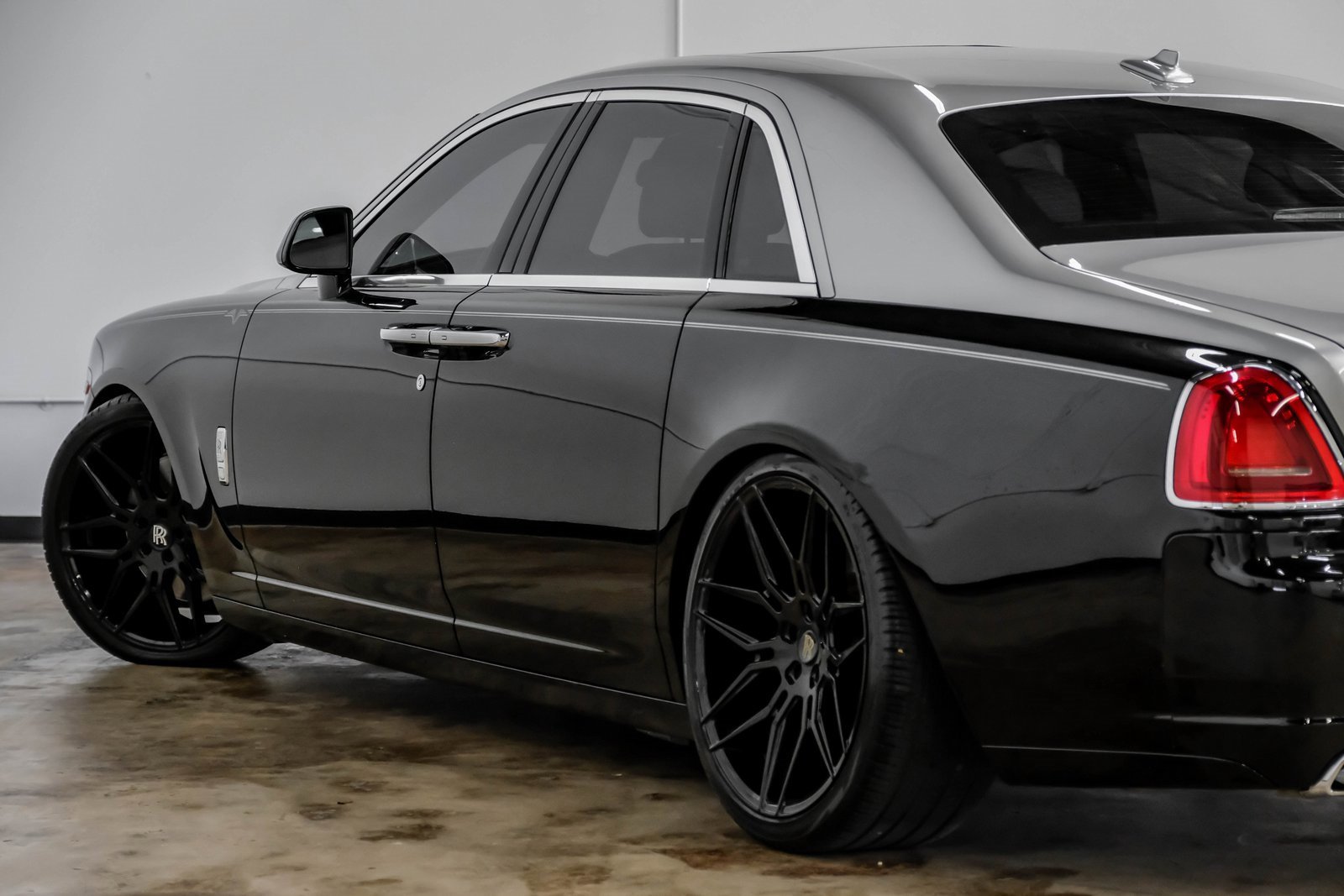 Used 2014 Rolls-Royce Ghost image 14