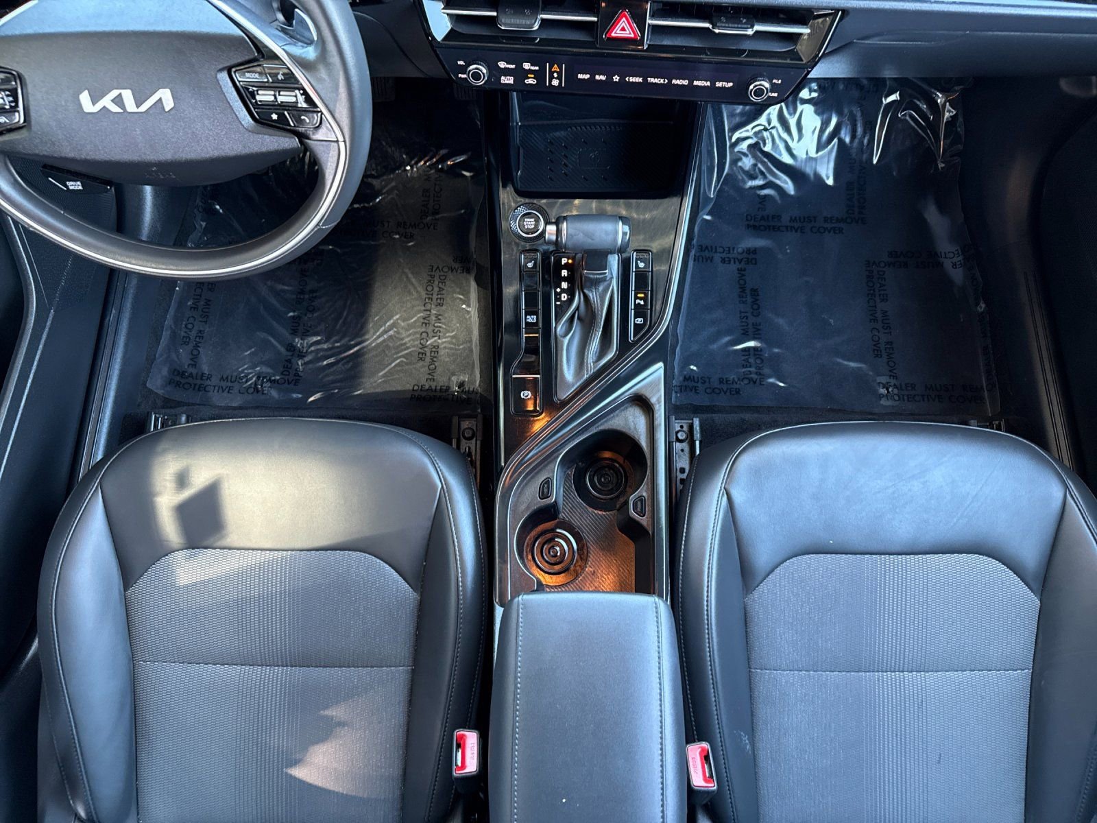 Used 2025 Kia Niro EX image 12