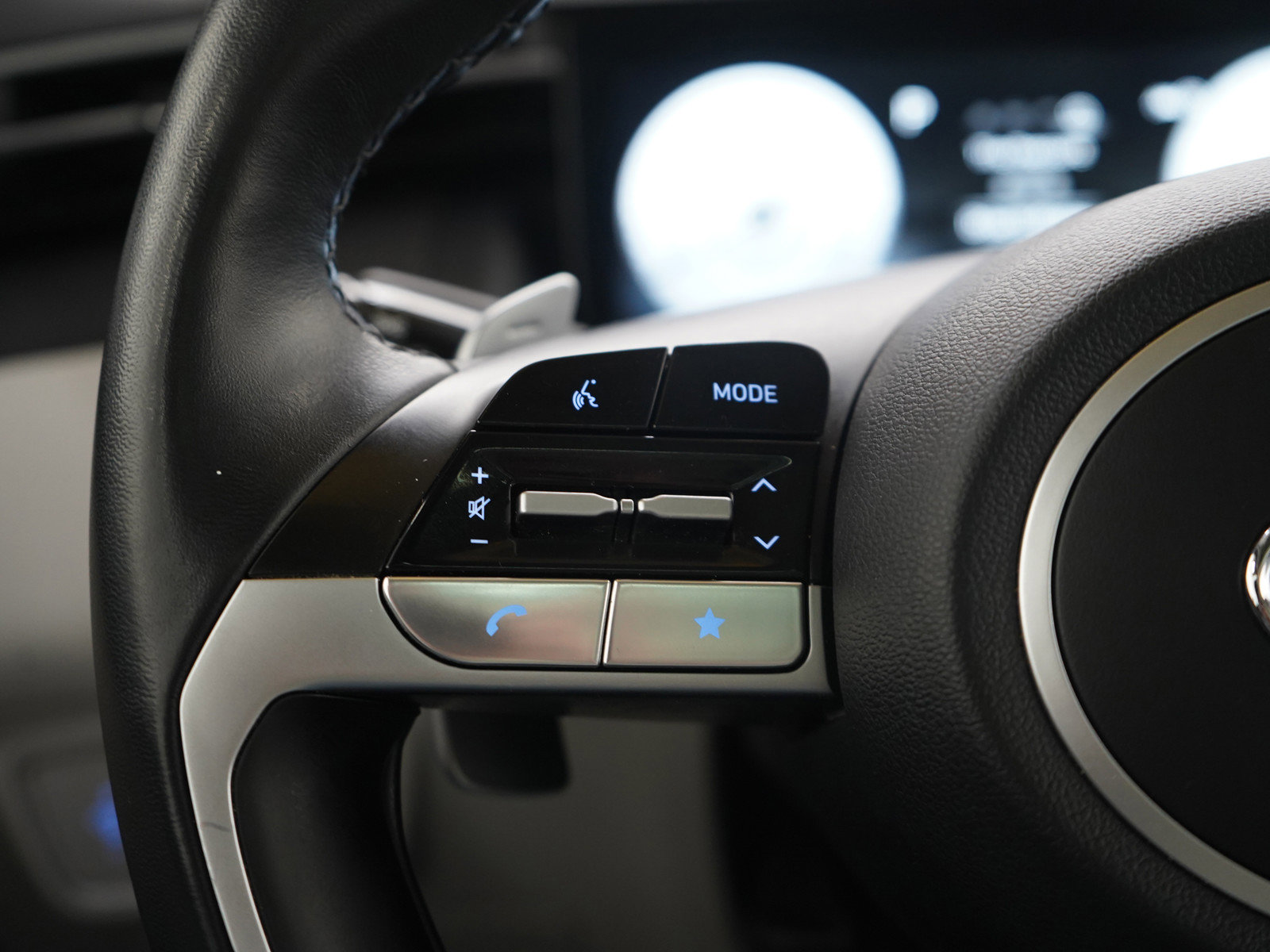 Used 2024 Hyundai Tucson Limited image 25