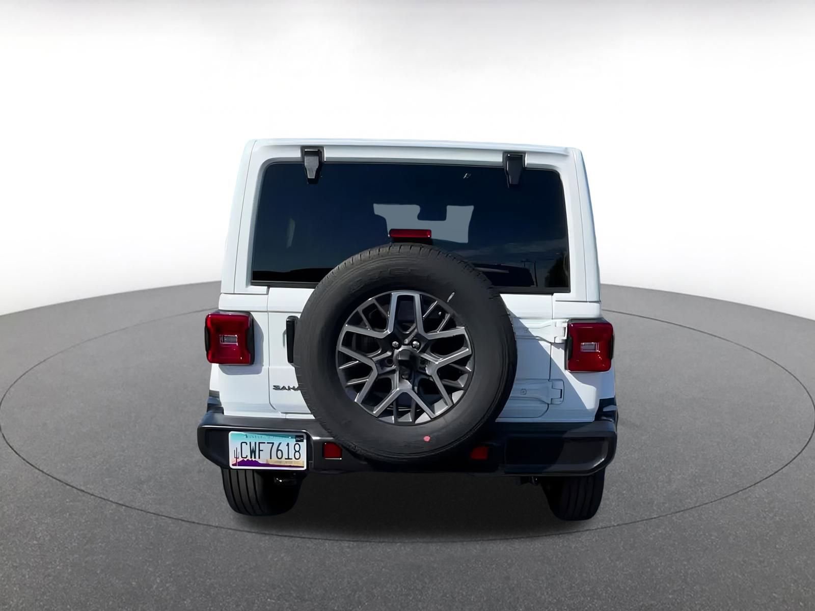 Used 2025 Jeep Wrangler Sahara image 11