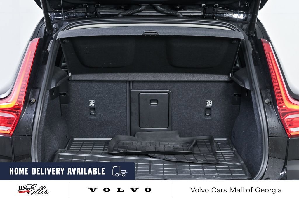 Certified 2023 Volvo XC40 B5 Plus w/ Protection Package Premier image 30