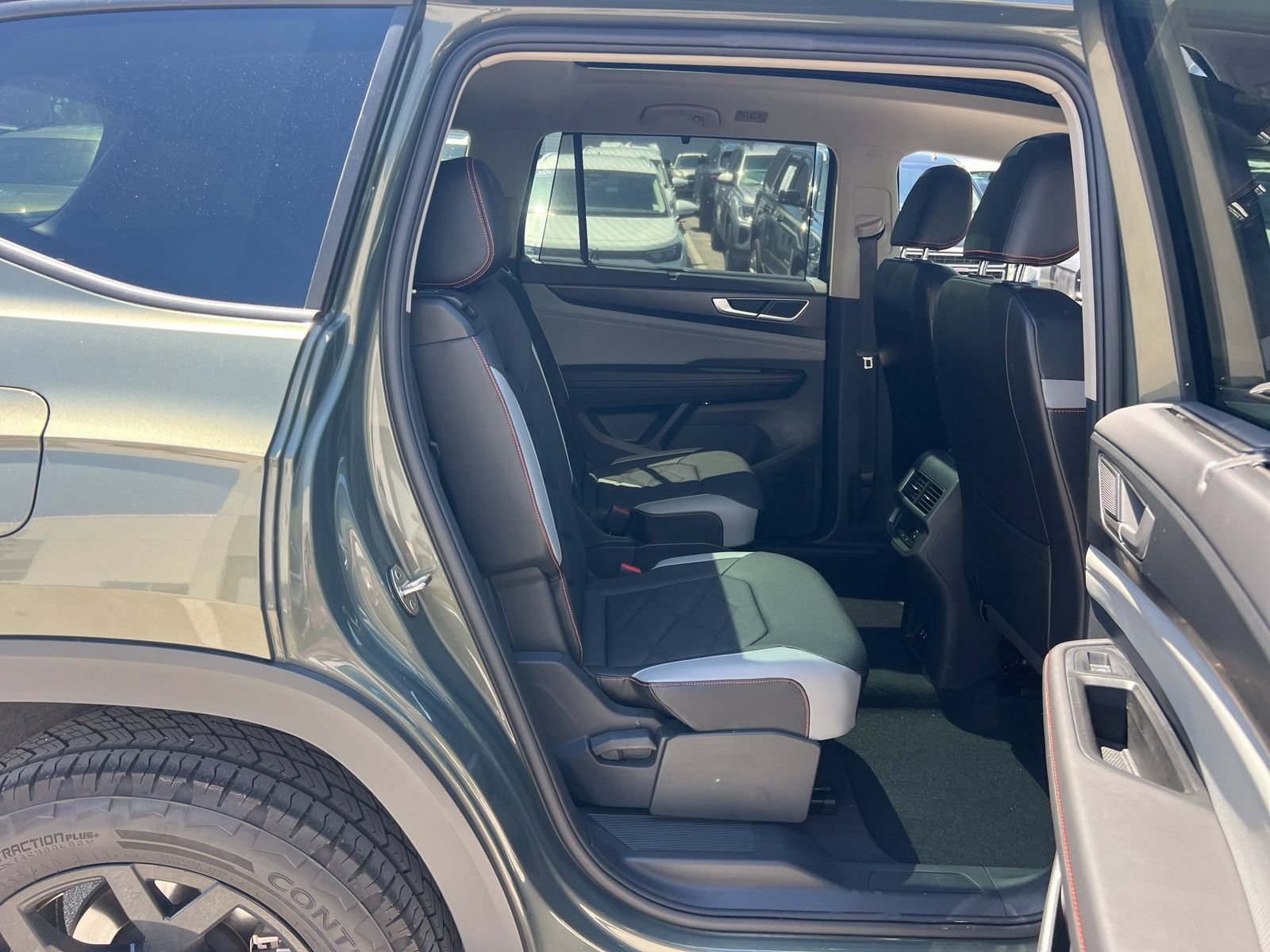 Certified 2024 Volkswagen Atlas Peak Edition SE AWD/4WD image 37