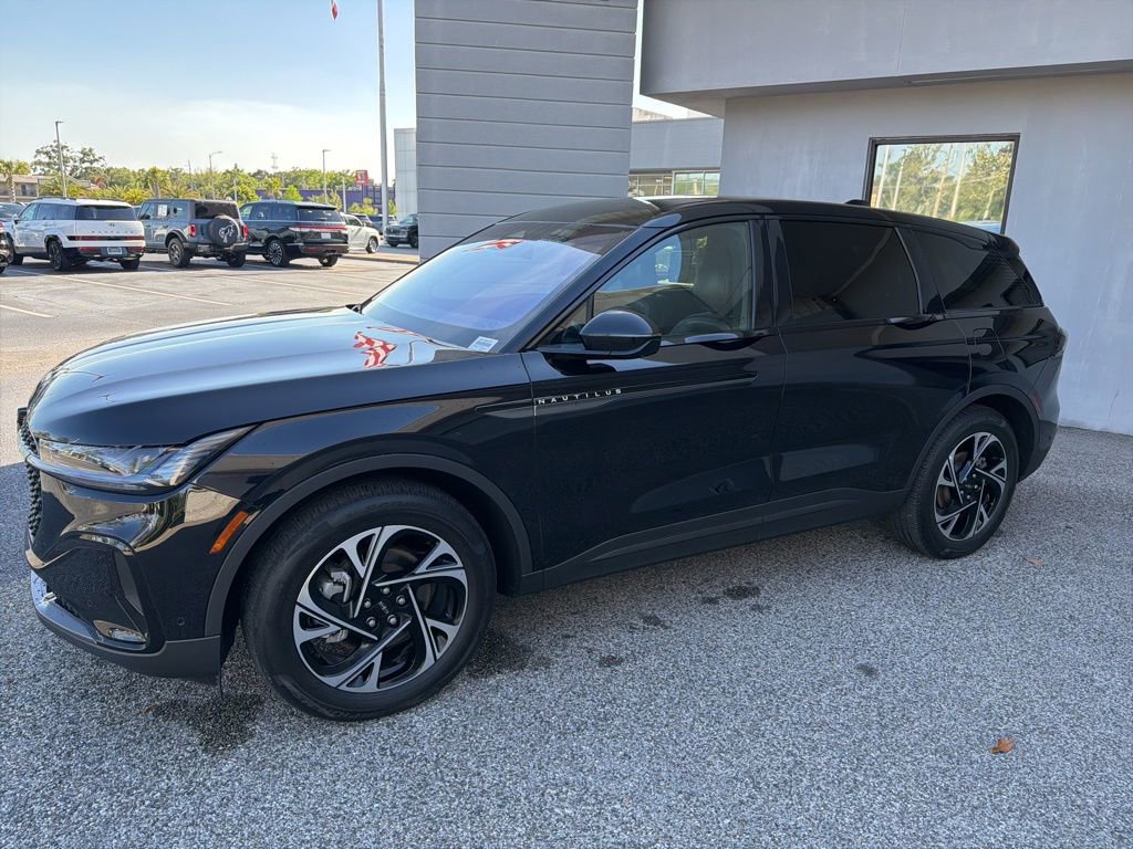 Used 2024 Lincoln Nautilus Premier w/ Jet Appearance Package image 2