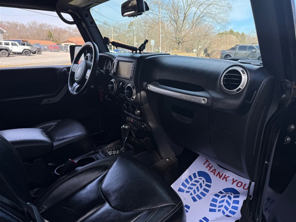Used 2015 Jeep Wrangler Unlimited Rubicon w/ Dual Top Group image 61