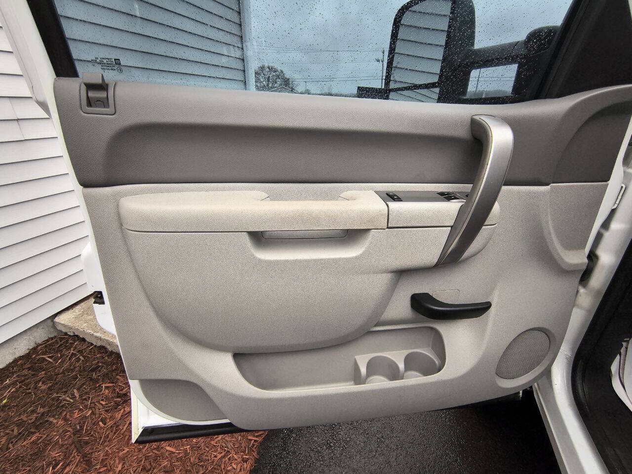 Used 2014 Chevrolet Silverado 2500 W/T w/ Snow Plow Prep Package image 16