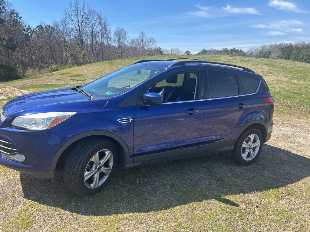 Used 2015 Ford Escape SE w/ Equipment Group 201A image 3