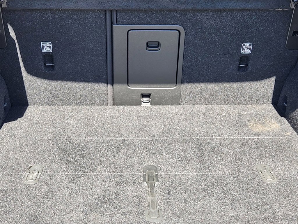 Used 2023 Volvo C40 P8 Recharge Ultimate image 24