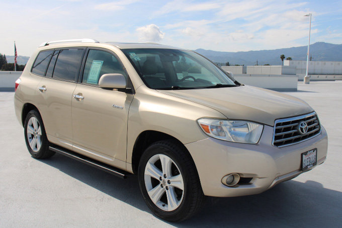 Used 2010 Toyota Highlander Limited FWD image 2