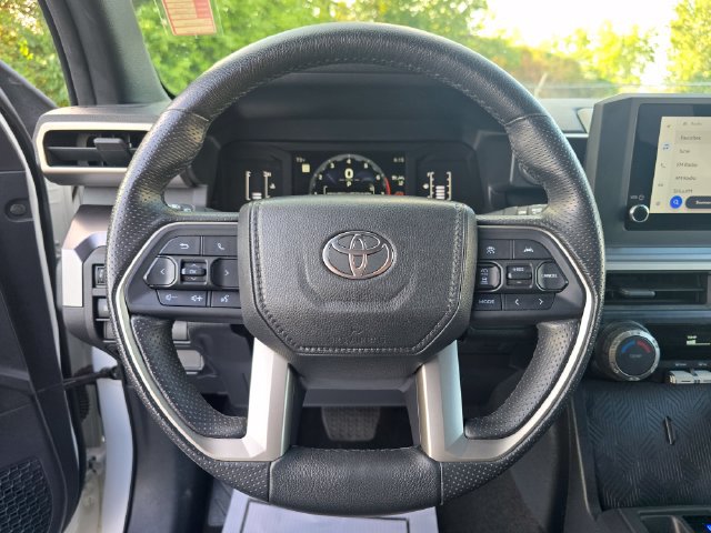 Used 2025 Toyota 4Runner SR5 AWD/4WD image 24