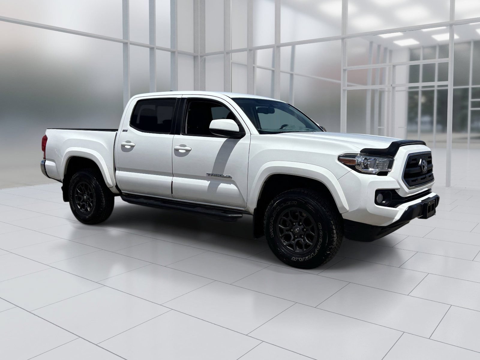 Used 2017 Toyota Tacoma SR5 w/ Tow Package AWD/4WD image 8