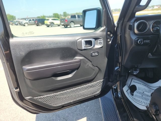 Used 2020 Jeep Gladiator Sport w/ Technology Group AWD/4WD image 28