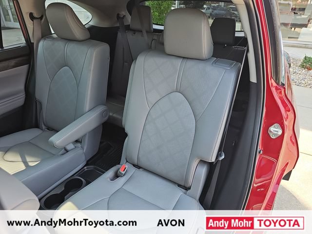 Used 2023 Toyota Highlander Platinum FWD image 30