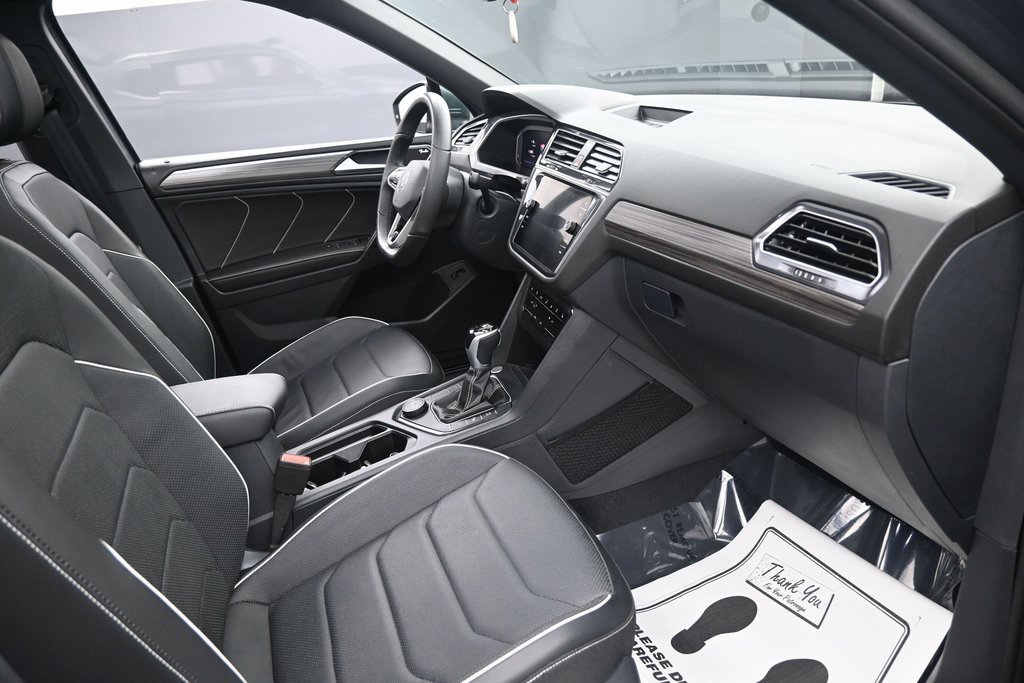 Used 2024 Volkswagen Tiguan SEL R-Line image 38