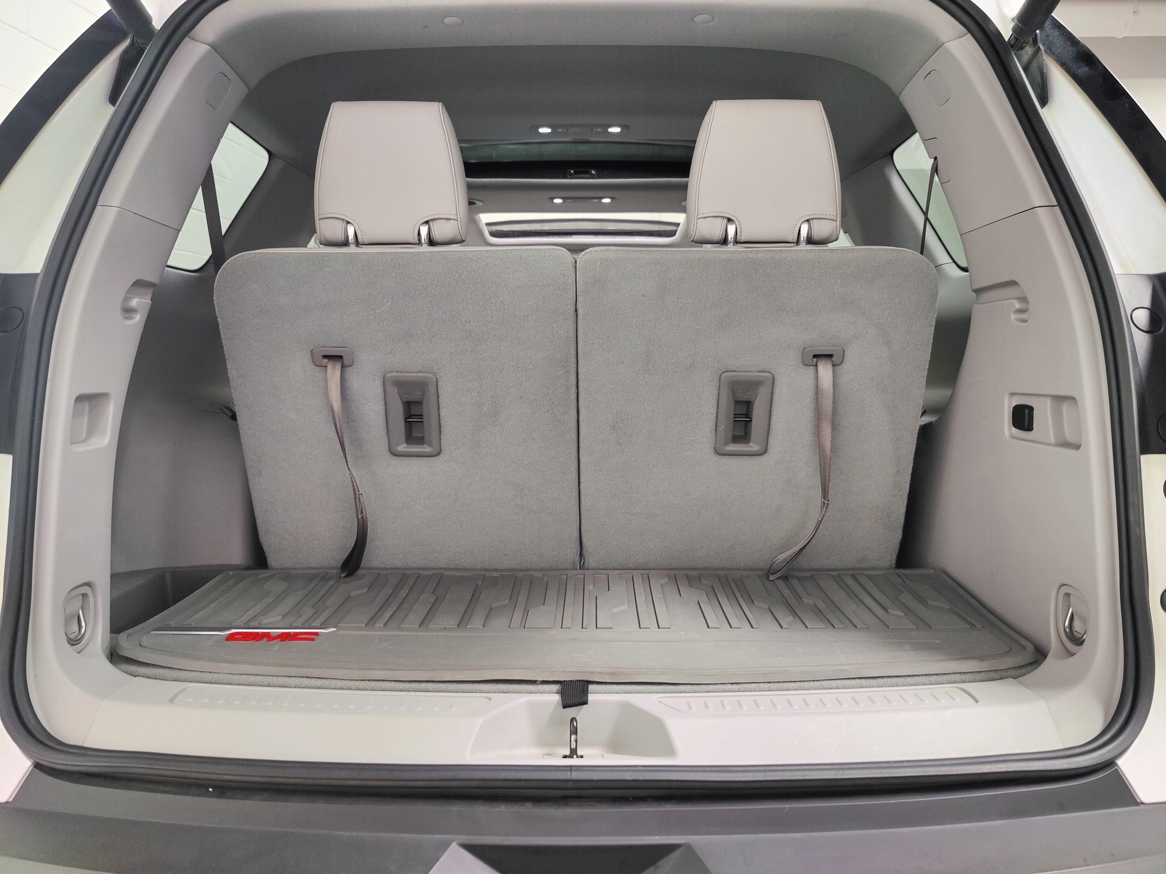 Used 2019 GMC Acadia SLT AWD/4WD image 12