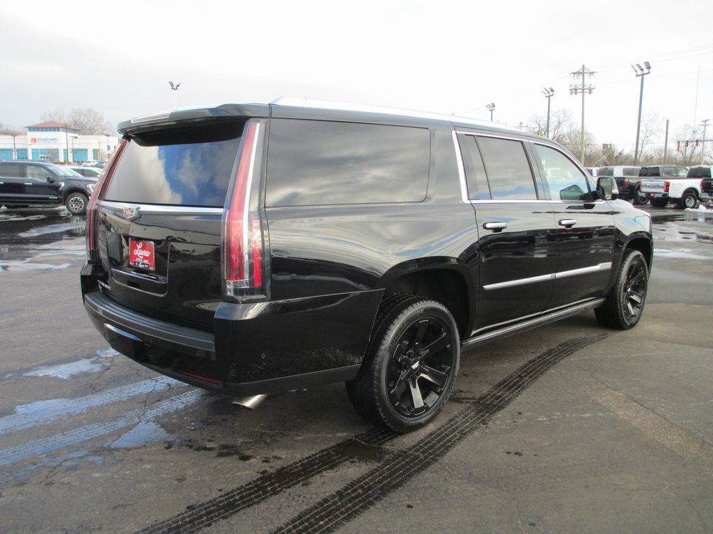 Used 2019 Cadillac Escalade ESV Premium Luxury image 3