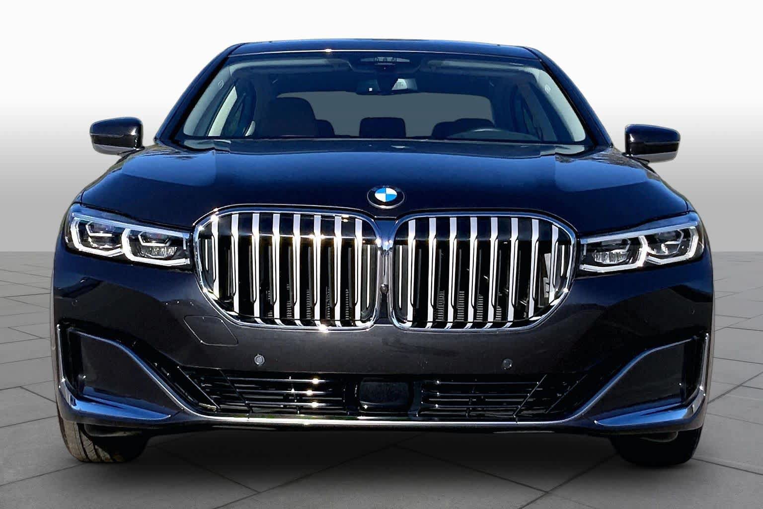 Used 2022 BMW 750i xDrive AWD/4WD image 3