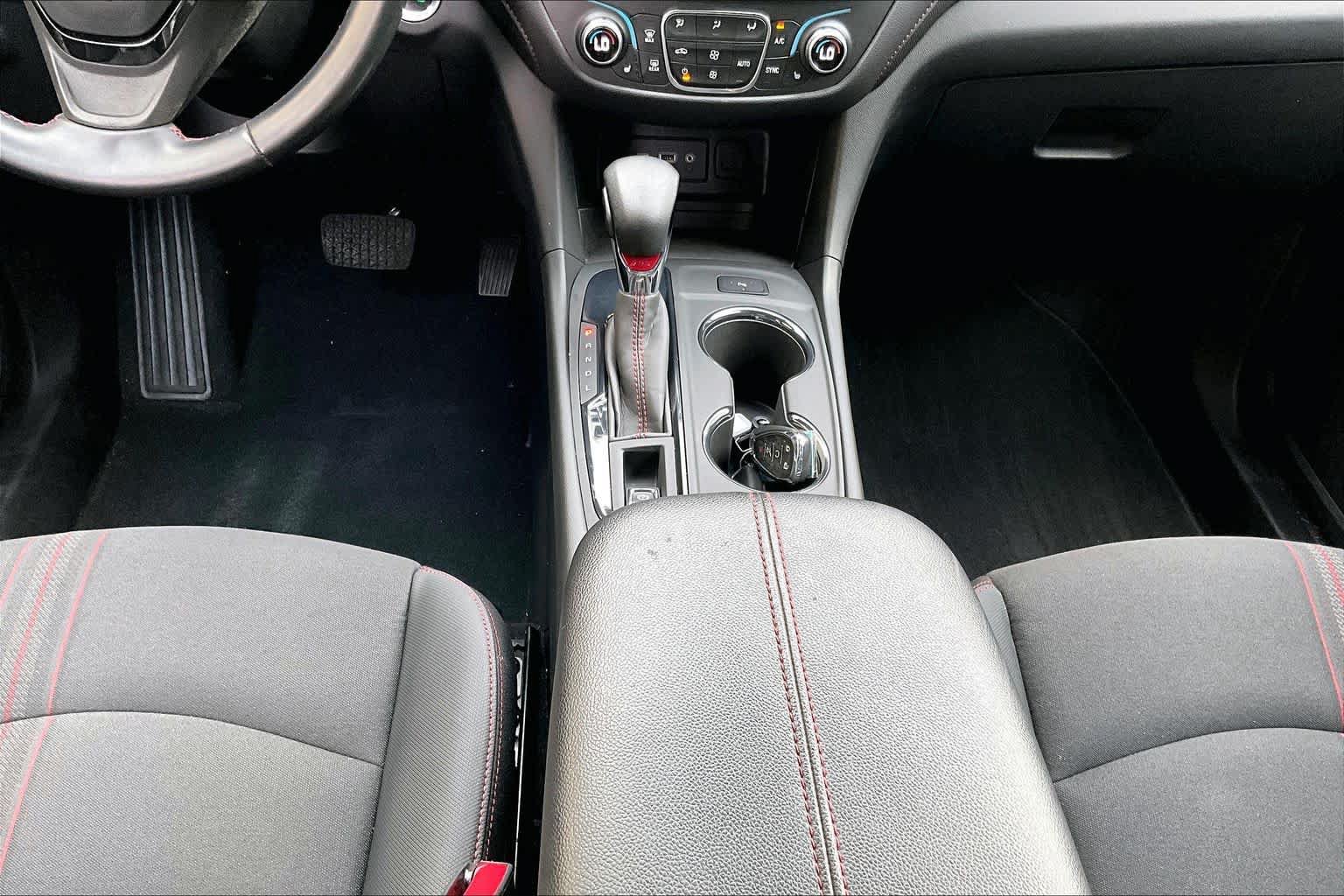 Used 2023 Chevrolet Equinox RS FWD image 17