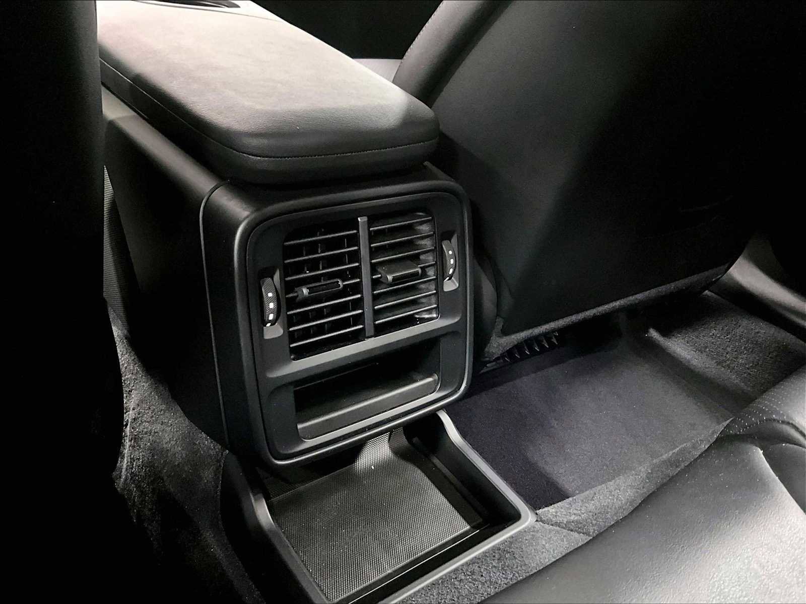 Used 2022 Porsche Taycan image 26