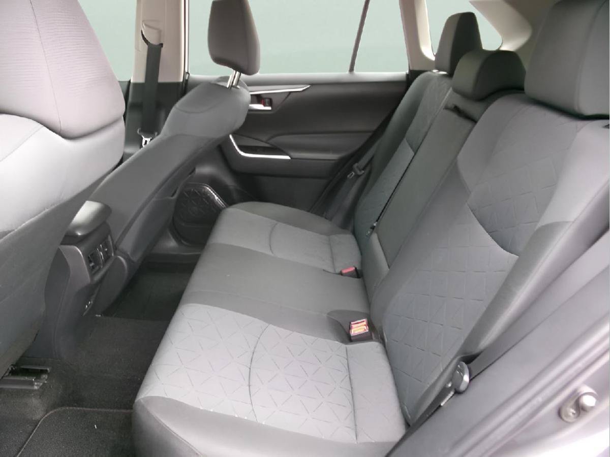 Used 2025 Toyota RAV4 XLE FWD image 10