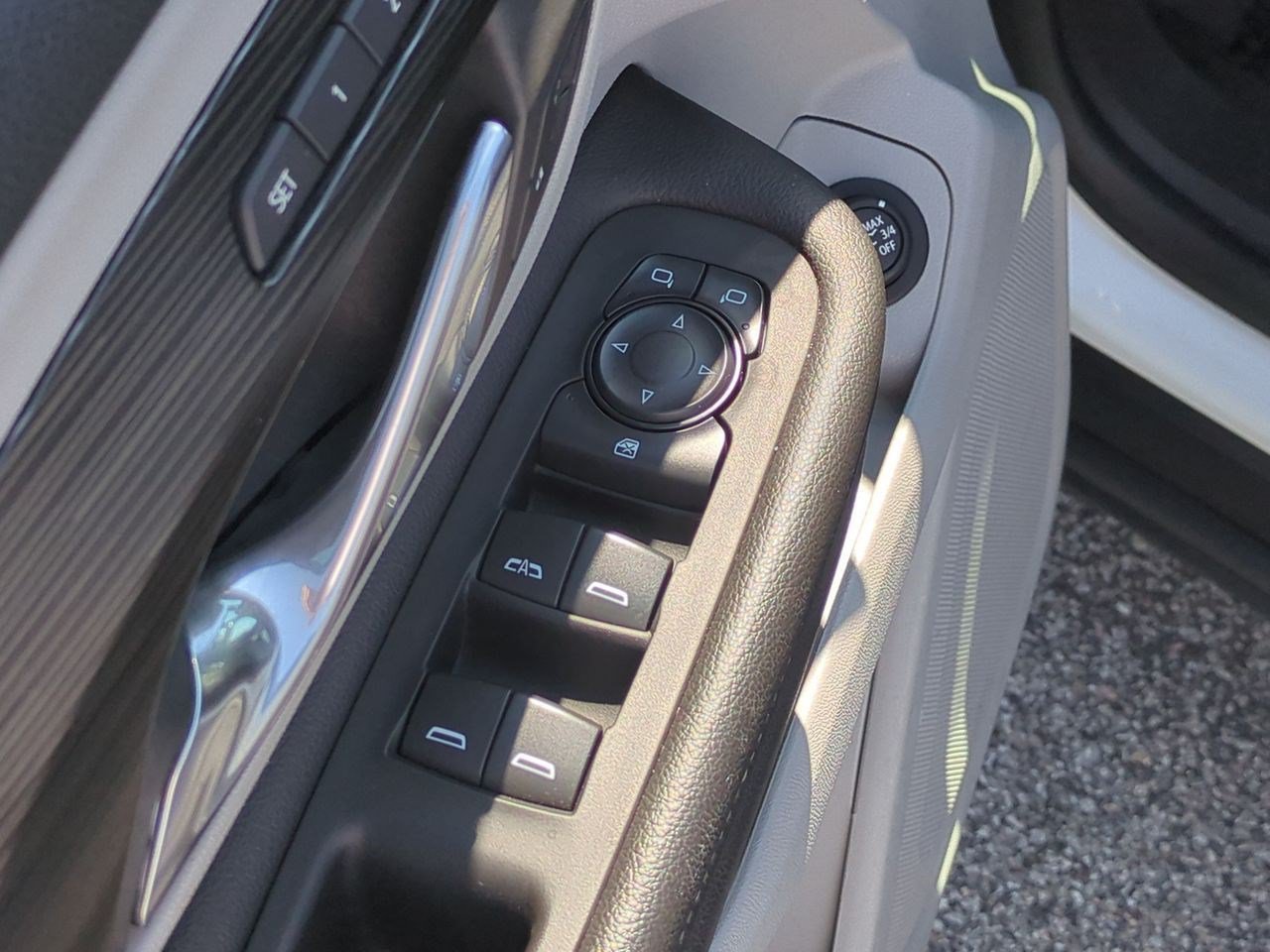 Used 2024 GMC Terrain SLT FWD image 15