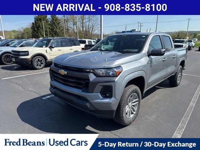 Used 2024 Chevrolet Colorado LT w/ LT Convenience Package II AWD/4WD image 3