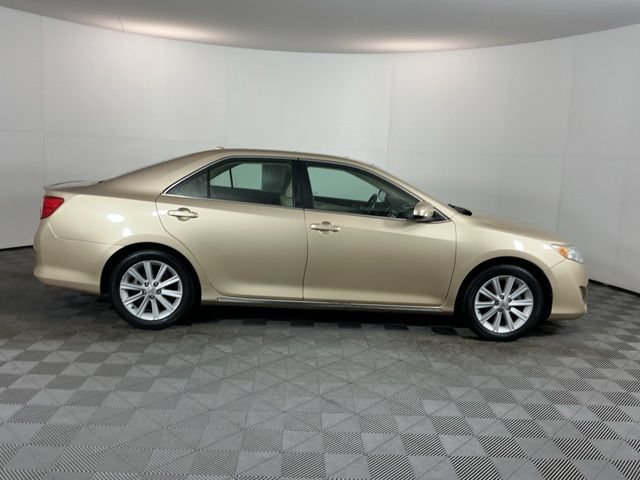 Used 2012 Toyota Camry XLE w/ Leather Pkg FWD image 4