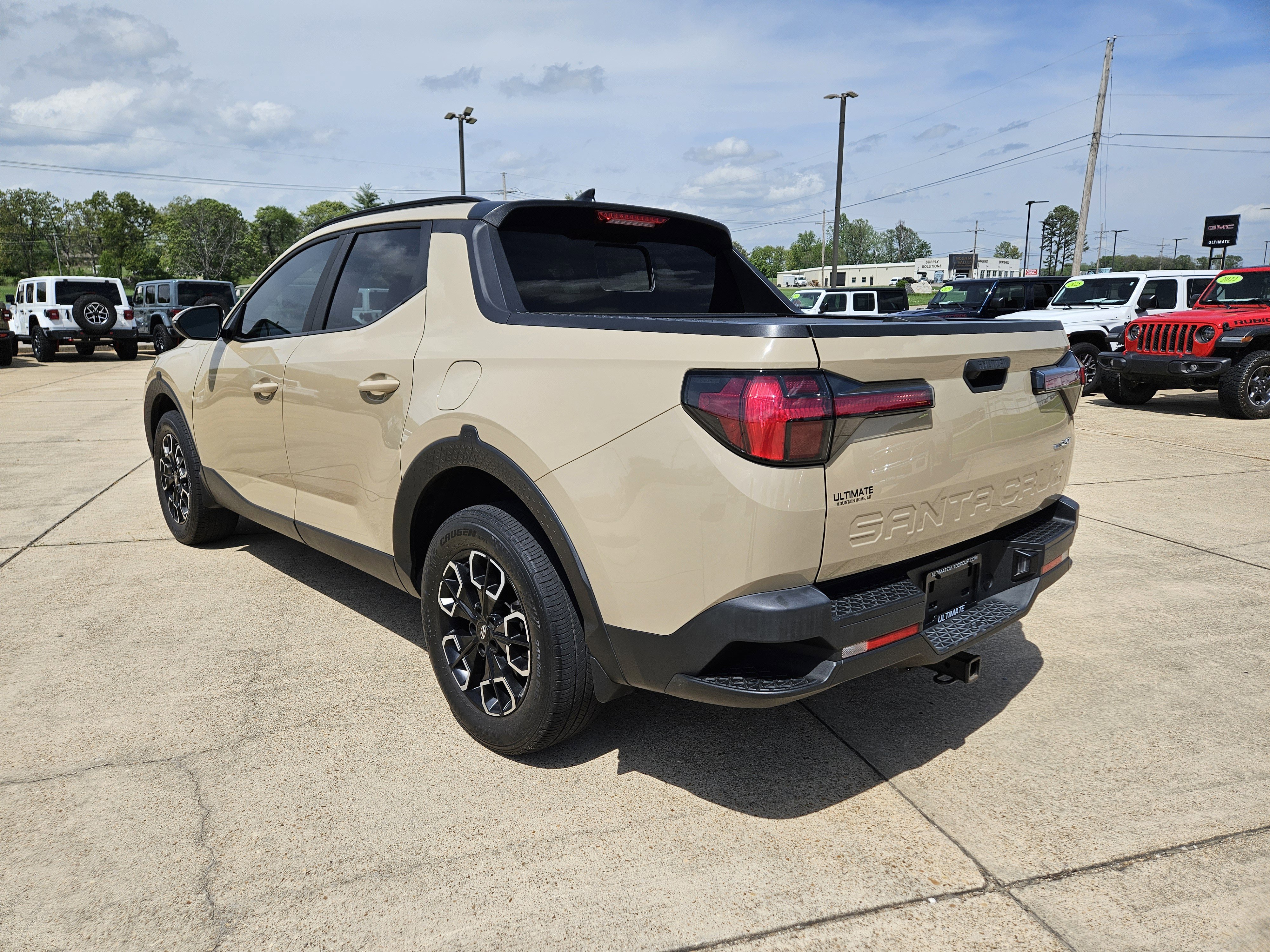 Used 2023 Hyundai Santa Cruz SEL Premium image 4