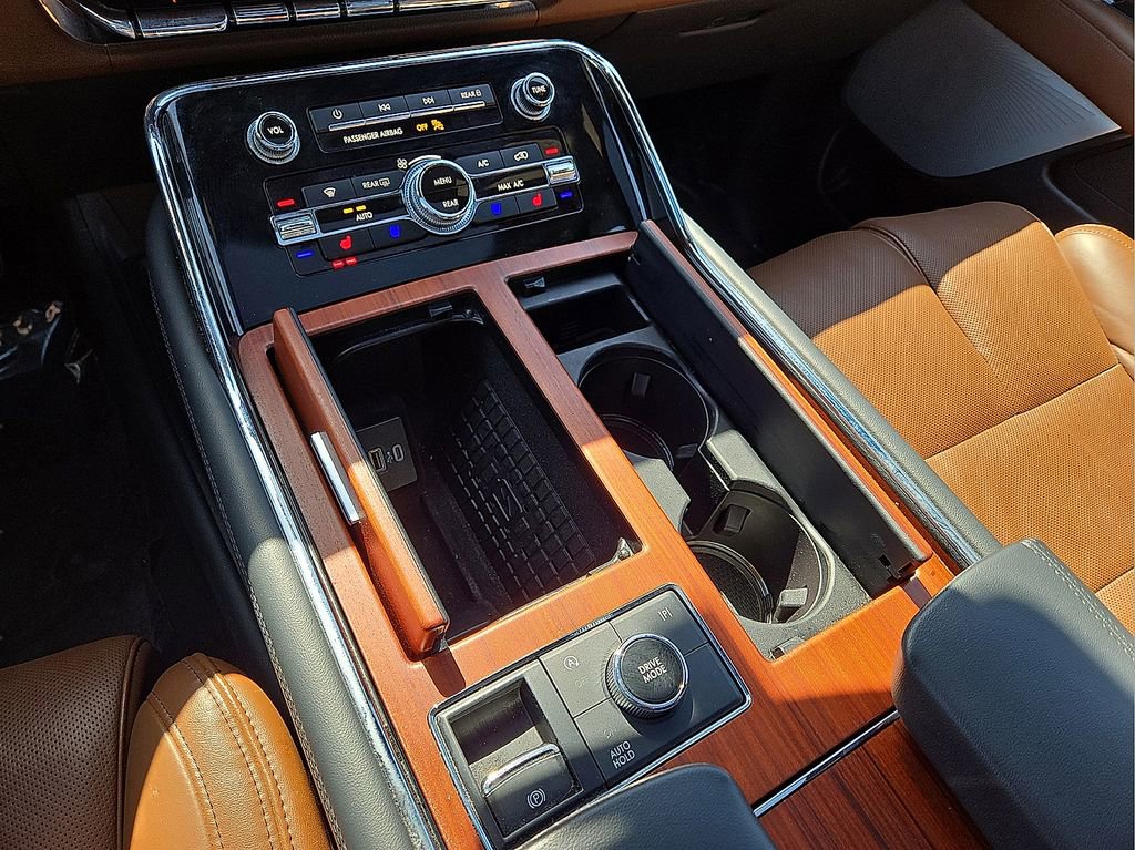 Used 2024 Lincoln Navigator L Reserve image 30