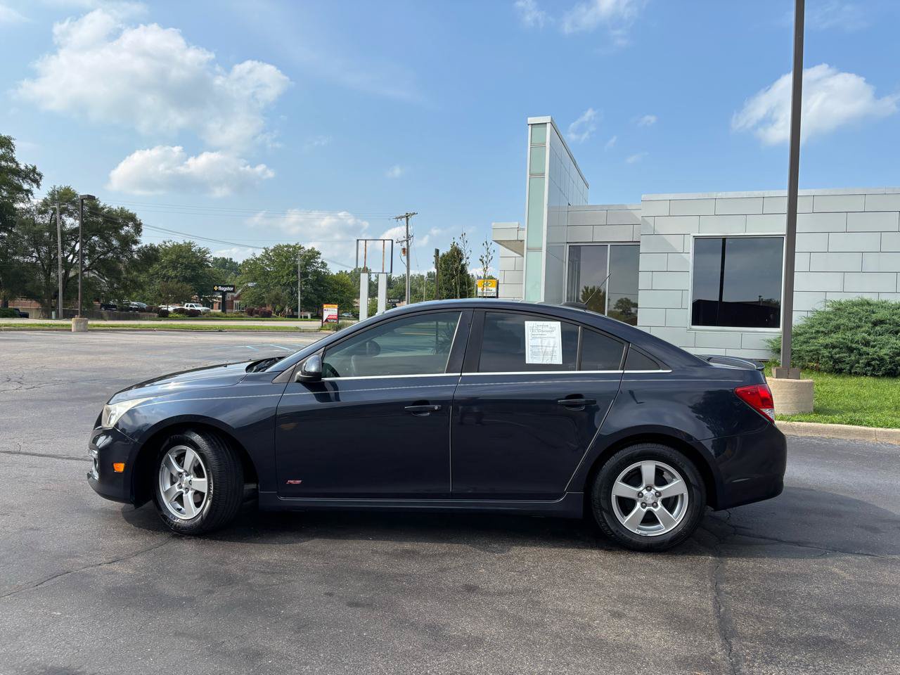 Used 2015 Chevrolet Cruze LT w/ RS Package FWD image 4