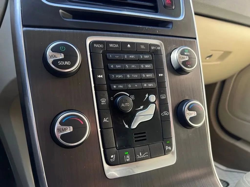 Used 2012 Volvo S60 T5 w/ Technology Pkg FWD image 17