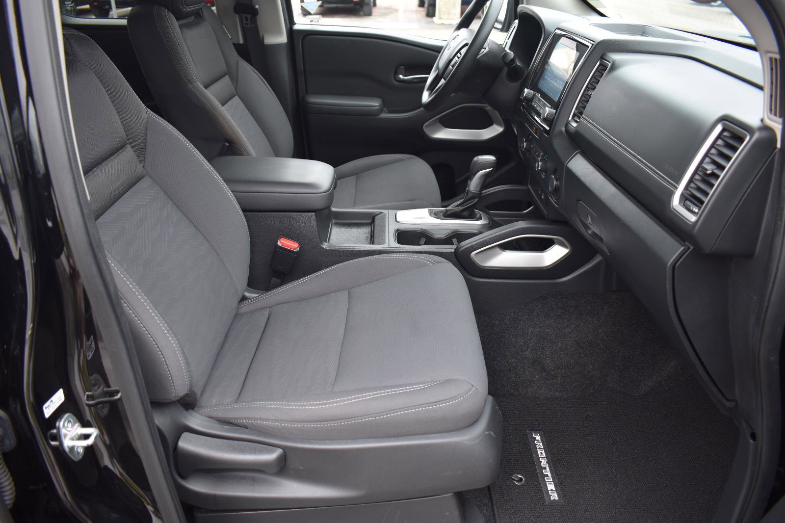 Used 2022 Nissan Frontier SV image 55