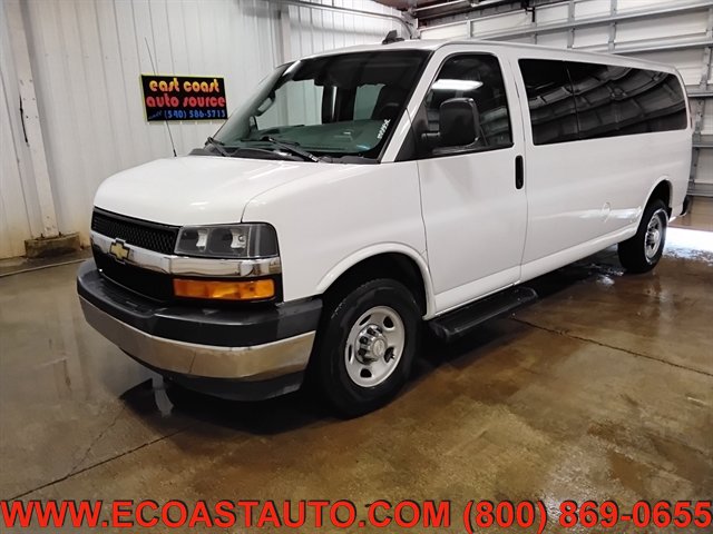 Used 2020 Chevrolet Express 3500 LT w/ LT Preferred Equipment Group RWD image 3