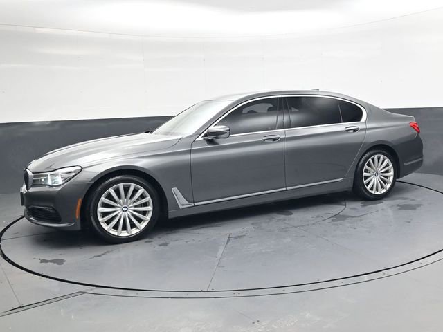 Used 2018 BMW 740i image 8