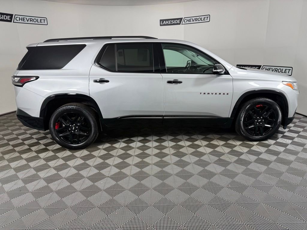 Used 2021 Chevrolet Traverse Premier w/ Redline Edition image 2