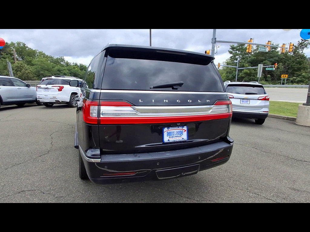 Used 2021 Lincoln Navigator Reserve w/ Luxury Package AWD/4WD image 7