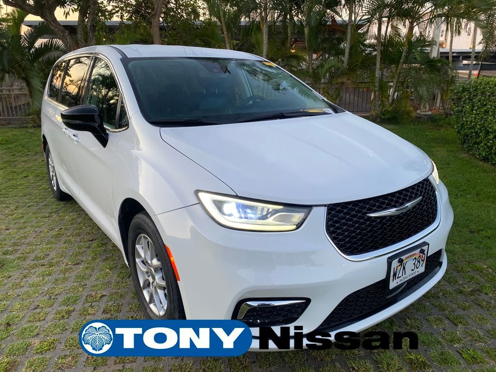 Used 2024 Chrysler Pacifica Touring-L image 19